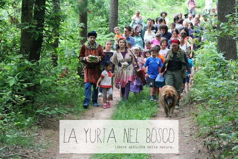 Passeggiata teatrale alla yurta nel bosco.